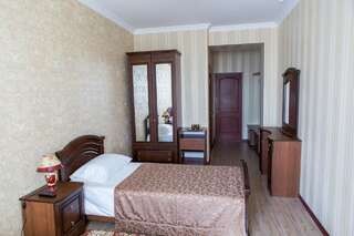 Гостиница Отель Resort  Ессентуки Двухместный номер с 2 отдельными кроватями-3